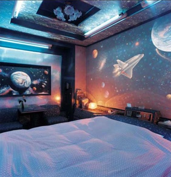 Spaceship Bedroom Ideas