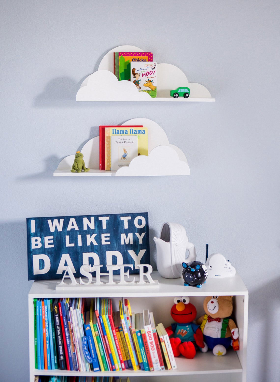 bedroom shelf wall